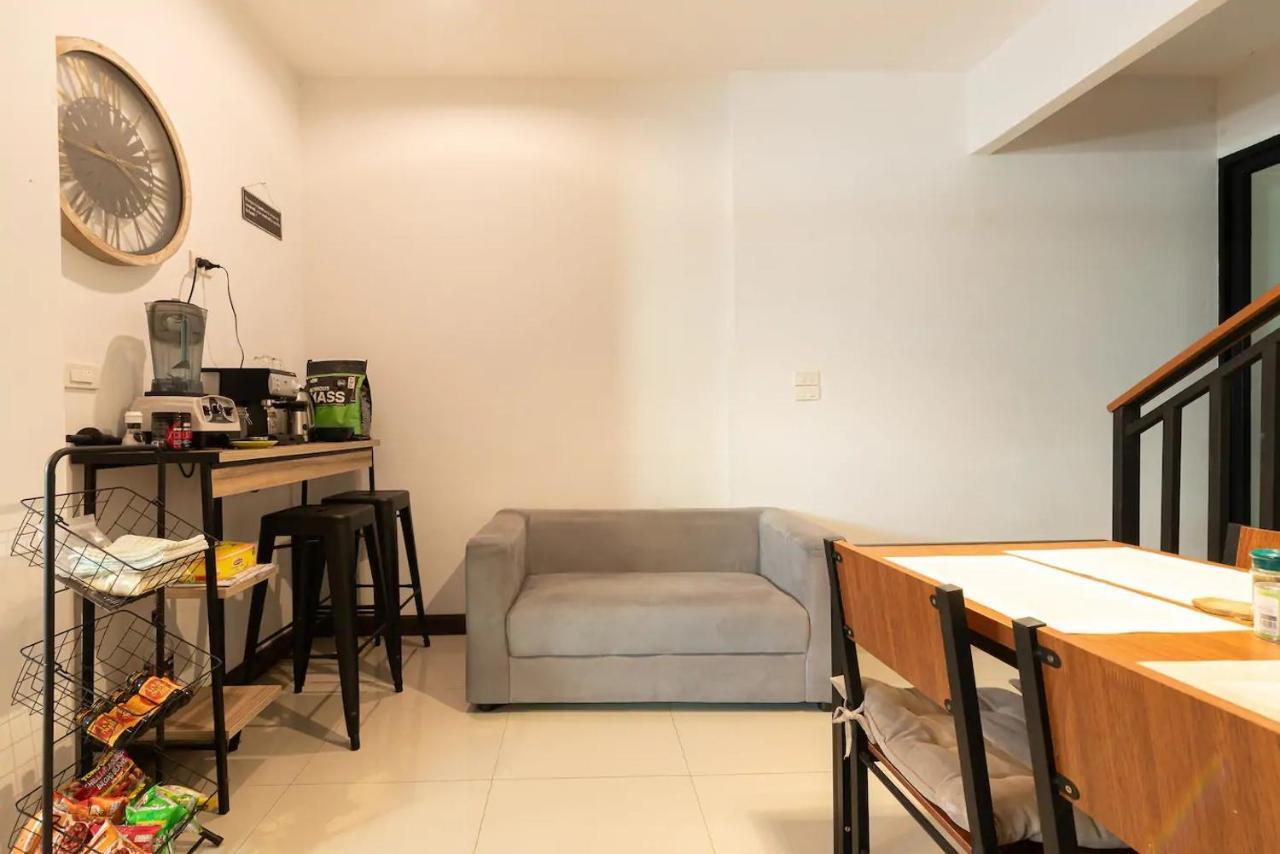 Loft Style Townhouse Near Old City เชียงใหม่ ภายนอก รูปภาพ